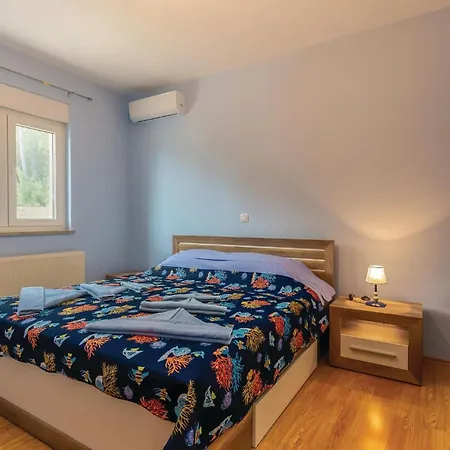 4 Bedroom Awesome In Dom wakacyjny *