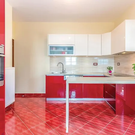 4 Bedroom Awesome In