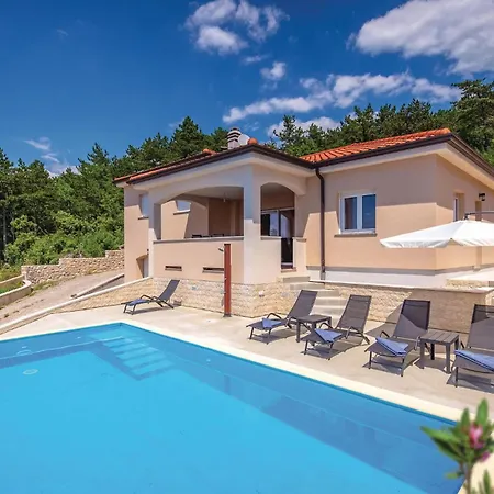 4 Bedroom Awesome In Dom wakacyjny