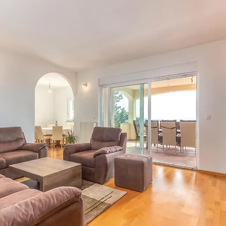 Front In Feriehus